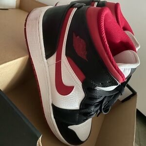 Jordan 1 - Nike Black/Red High-Top Sneakers